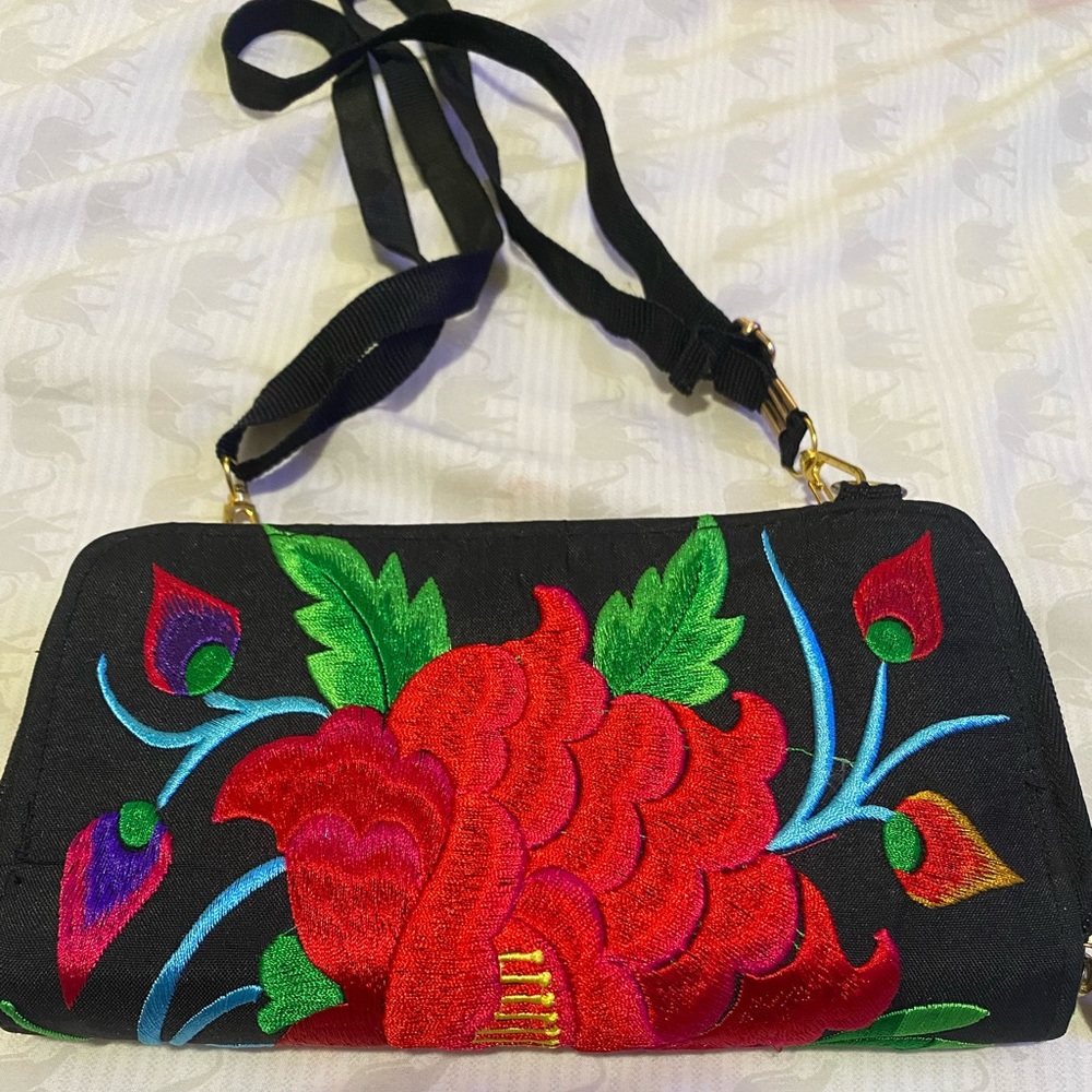 🌹FLOWER WALLET/ CROSSBODY BAG🌹